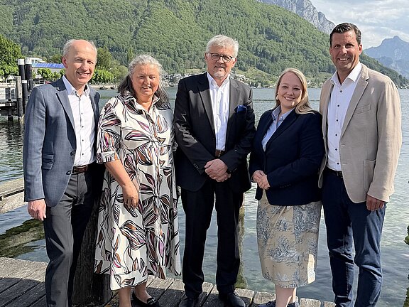 PA_OÖVP_Gmunden_Übergabe_Fraktionsführung_Foto_1.jpeg  